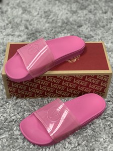 hot pink jelly slides