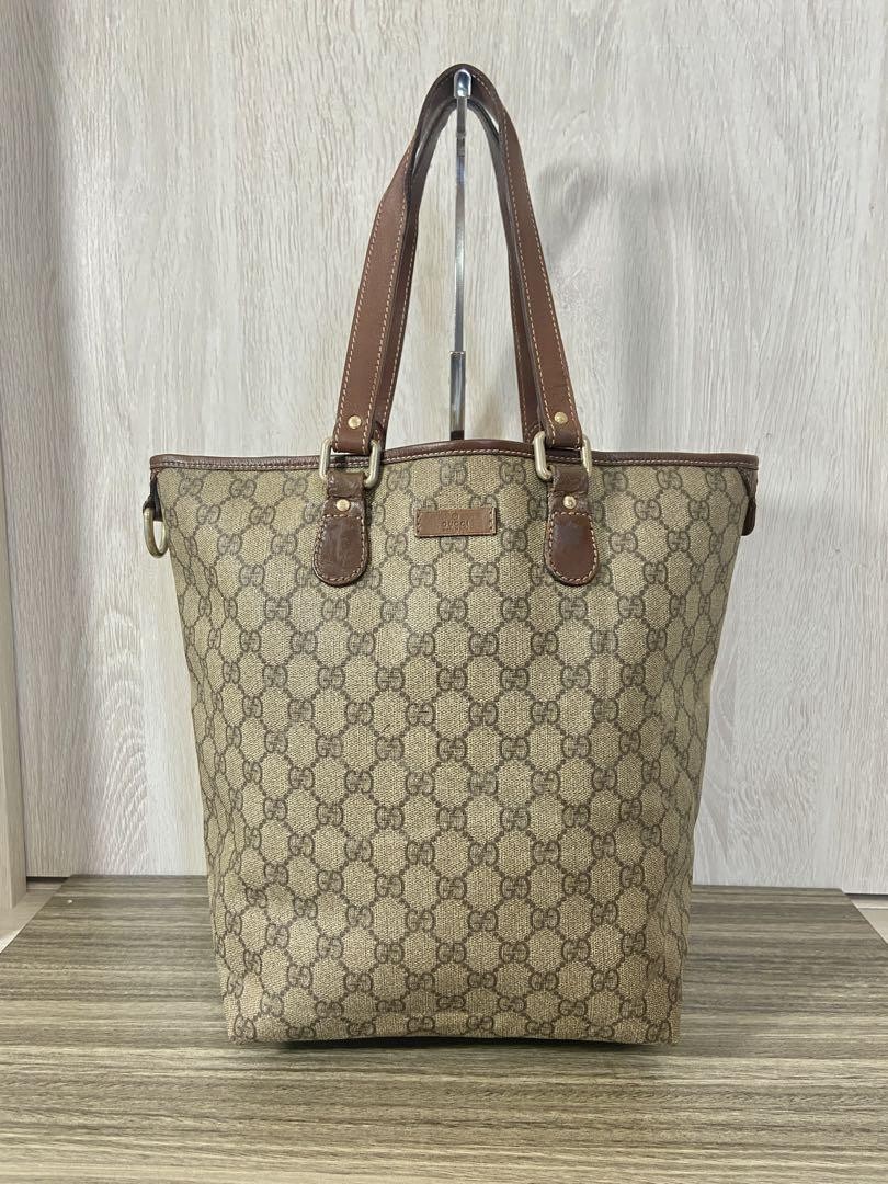 GUCCI GG Supreme Leather Tote Bag with PVC Logo Plate in Brown