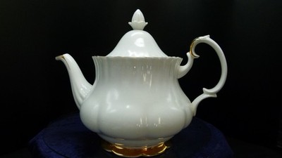 Royal Albert Val D'Or große weiße und vergoldete Teekanne