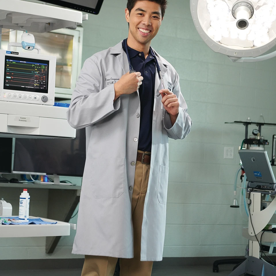 Red Kap Men's Lab Coat with Exterior Pocket - Image 2 of 3