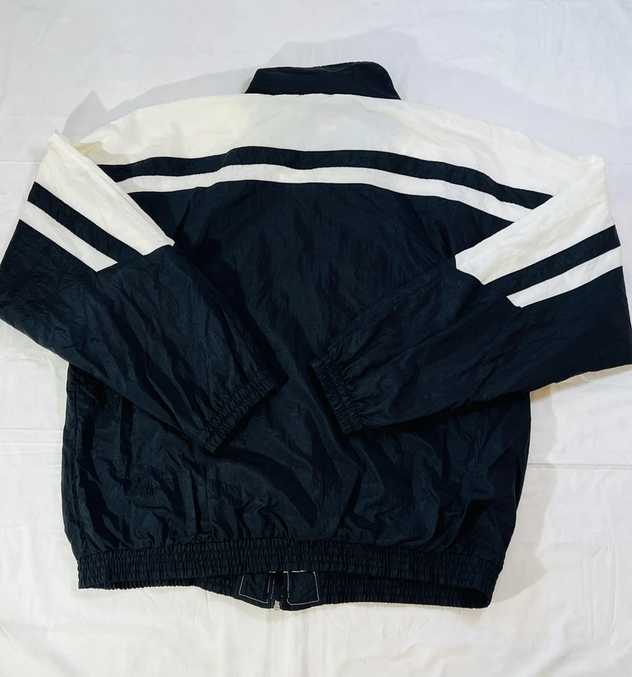 Chaqueta cortavientos vintage MacGregor para hombre XL blanca azul negra retro nailon años 90 Foto 2 de 4