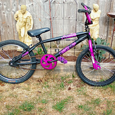 Mongoose BMX Bike 20in Mag Wheels BMX Bar 1 Speed No Suspension Black/Purple