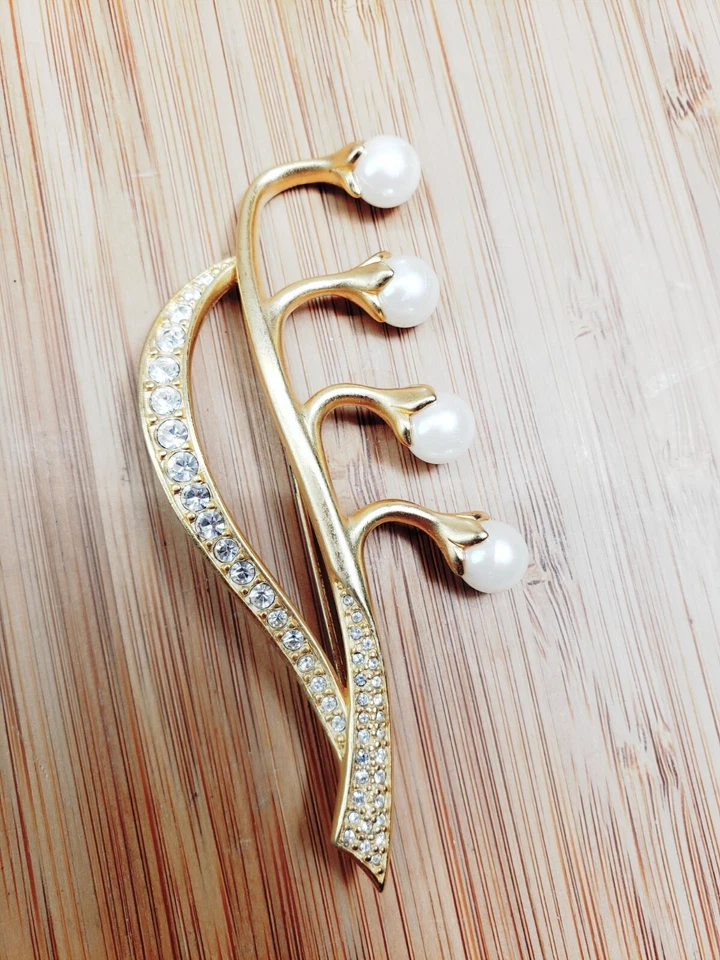 Broche Flor Cristal y Perla Lirio del Valle Firmado Swarovski Cisne Foto 4 de 4