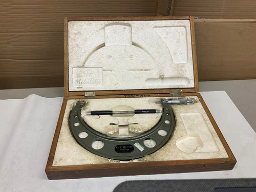 Mitutoyo 103-223A Micrometer 8-9"x.0001 Resolution W/wood Case