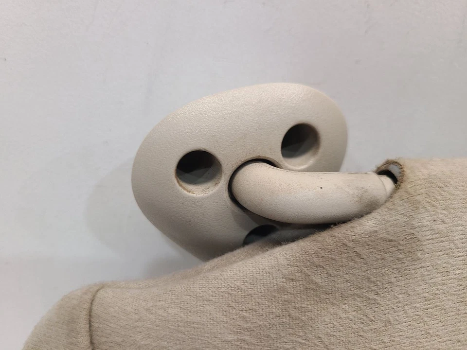 Parasol izquierdo Chevrolet Silverado 2500 2003-06 para conductores *sucio* color: peltre Foto 2 de 4