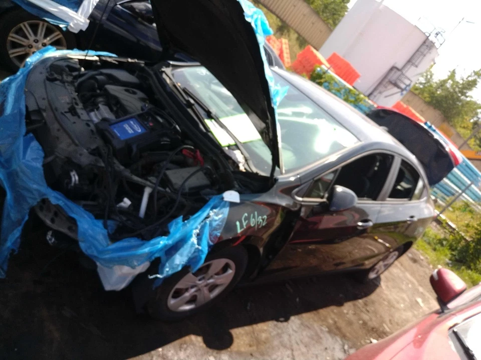 2018 Chevrolet Cruze Black Front Right Seat Belt OEM 19333477 19333478 Used Foto 2 de 4