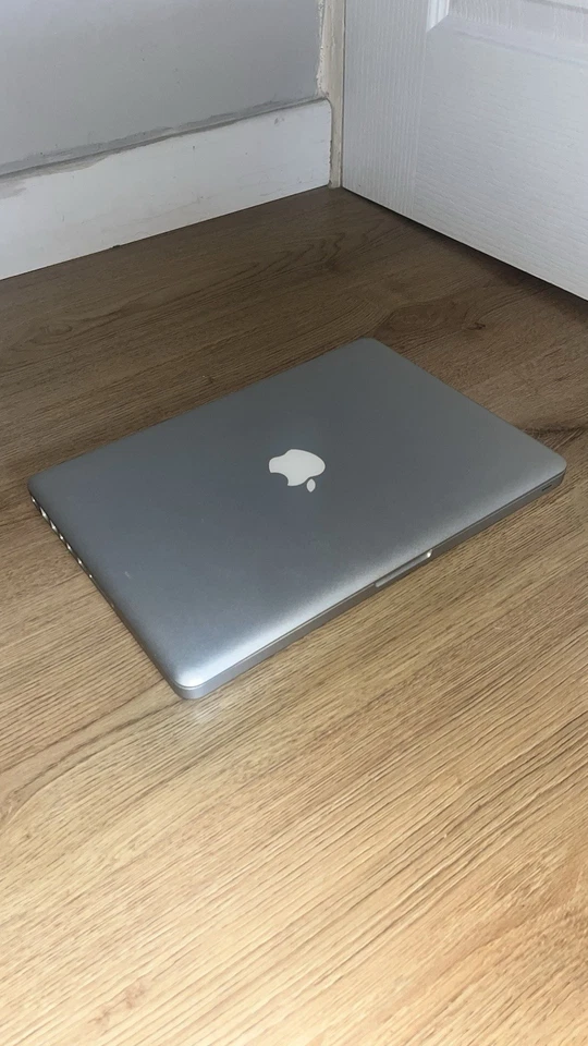 Apple MacBook Pro 13" 2010 · i5 · 4GB · 750GB, photo 3 of 5
