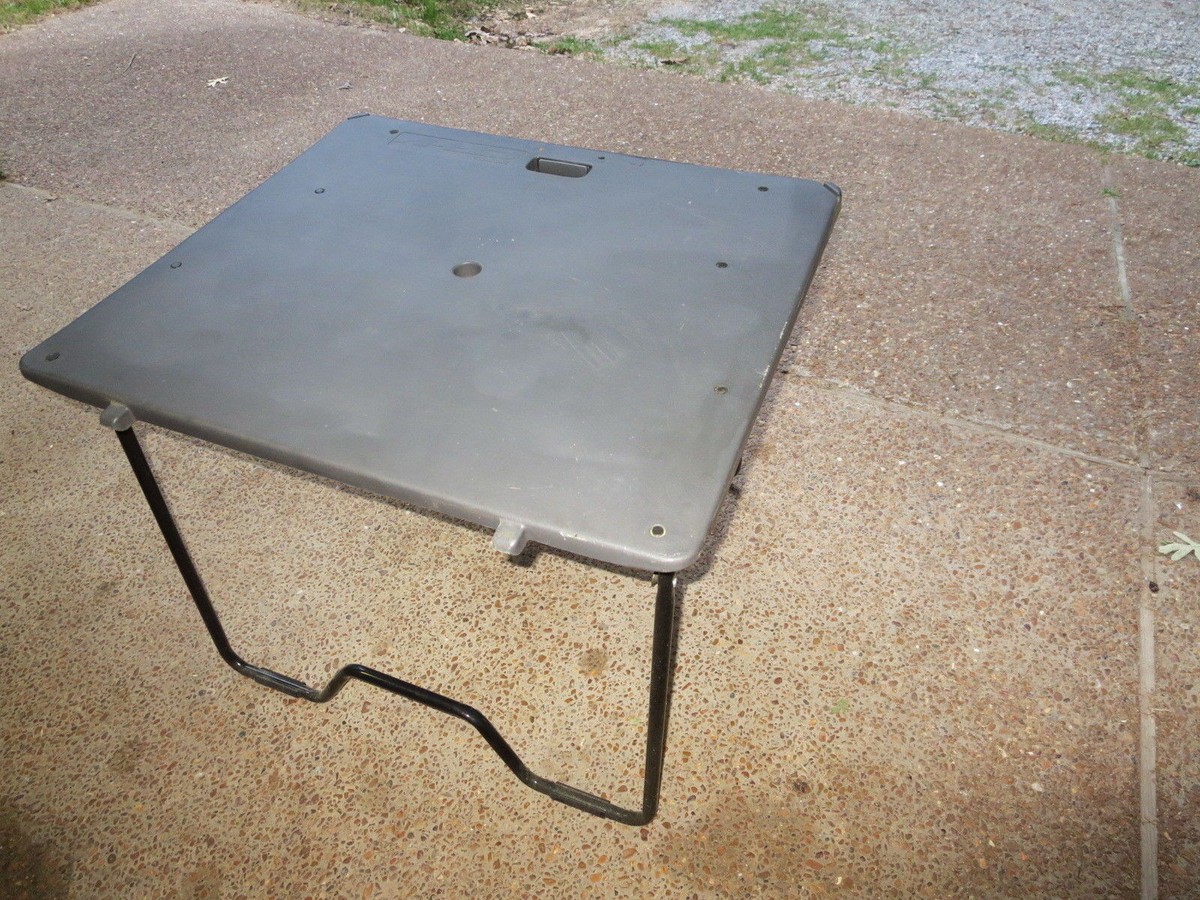 97 98 99 00 01 Honda CRV CR-V picnic folding table.1997 1998
