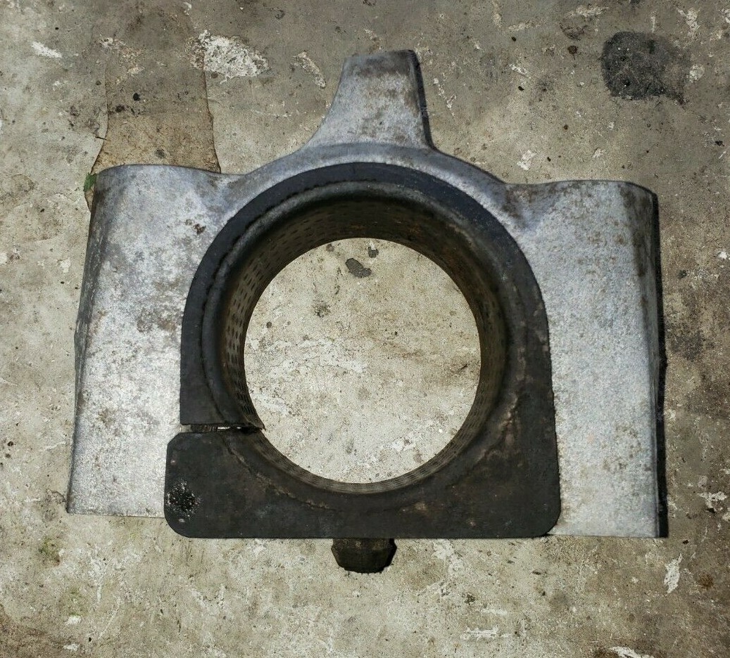 9805 Lexus GS300 GS400 GS430 Steering Rack & Pinion Bushing CLAMP AND