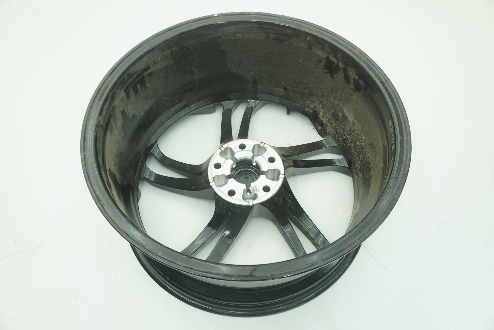 McLaren 750S Spider 2025 Front Right Wheel P/N 28BA428CP