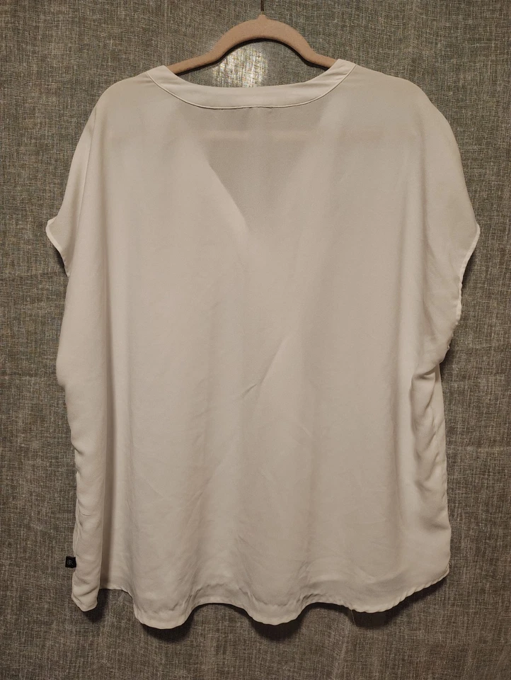 Blusa Banana Republic Cuello en V XXL Marfil Crema Manga Corta Fluido Top Foto 3 de 4