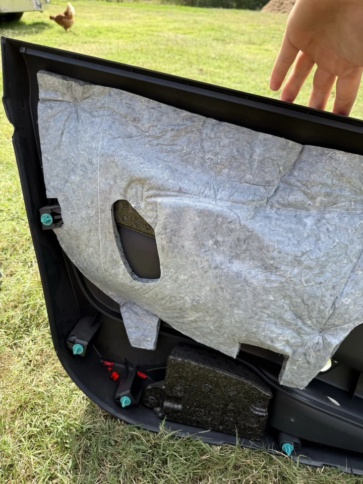 Passenger Side Inner Door Panel 2006 Mitsubishi Eclipse - Image 4 of 4