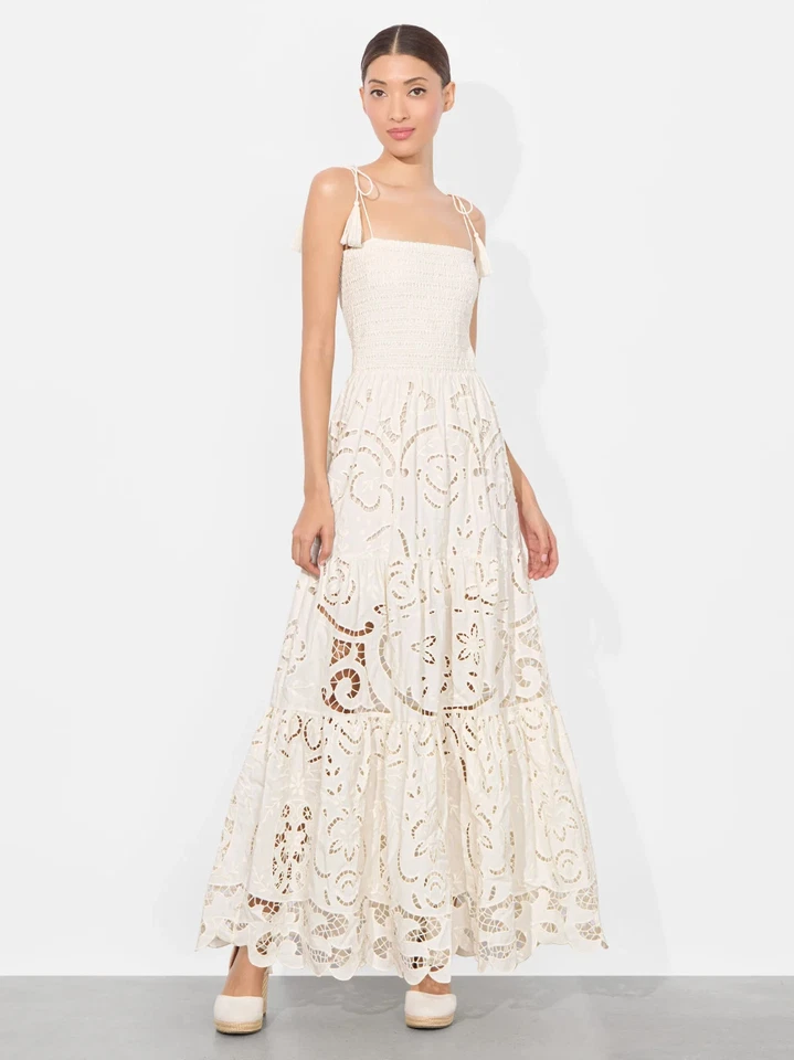 ALICE & OLIVIA (4) NUESTRO MAXI VESTIDO MARNA BLANCO/OJALES ESCALONADOS NUEVO CON ETIQUETAS PRECIO DE VENTA SUGERIDO POR EL FABRICANTE $795 Foto 3 de 4