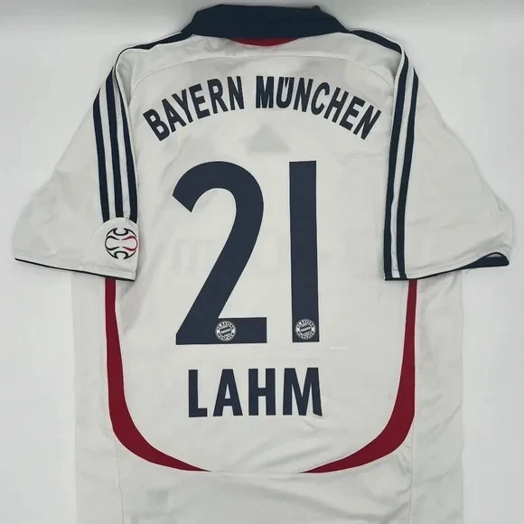 Preços baixos em Adidas Bayern de Munique Branco fã de Futebol