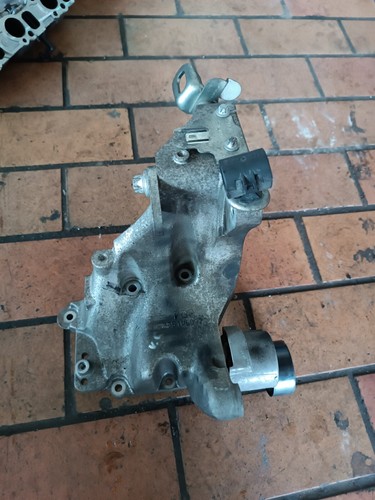 Opel Astra H Vectra C Signum Z19DTH Aggregate Halter Einspritzpumpe 55196092