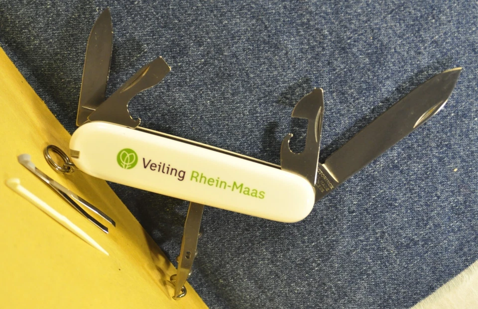 CUCHILLO MILITAR SUIZO PLEGABLE MULTIHERRAMIENTA BLANCO ESPARTANO "VICTORINOX" c. 2011 ¡NUEVO! Foto 4 de 4