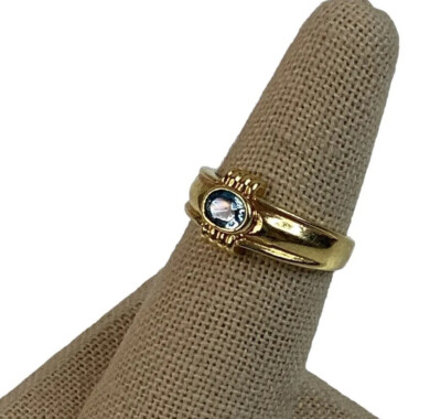 Dac Marked Gold Tone Ring Size 7 Blue Oval Crystal Band