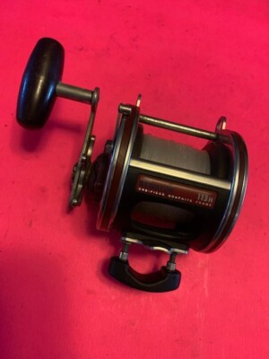 PENN SPECIAL SENATOR 113H 4/0 TROLLING FISHING REEL WITH GRAPHITE HALF FRAME