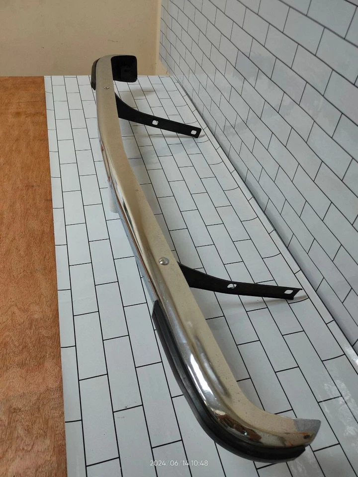 Parachoques delantero usado Mitsubishi Dodge Colt 1971-77 Lancer 1400 1600 A70 A71 A75 Foto 4 de 4