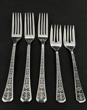 Interpur Florenz 3 Dinner Forks/2 Salad 8 Petal Stainless Flatware Set of 5