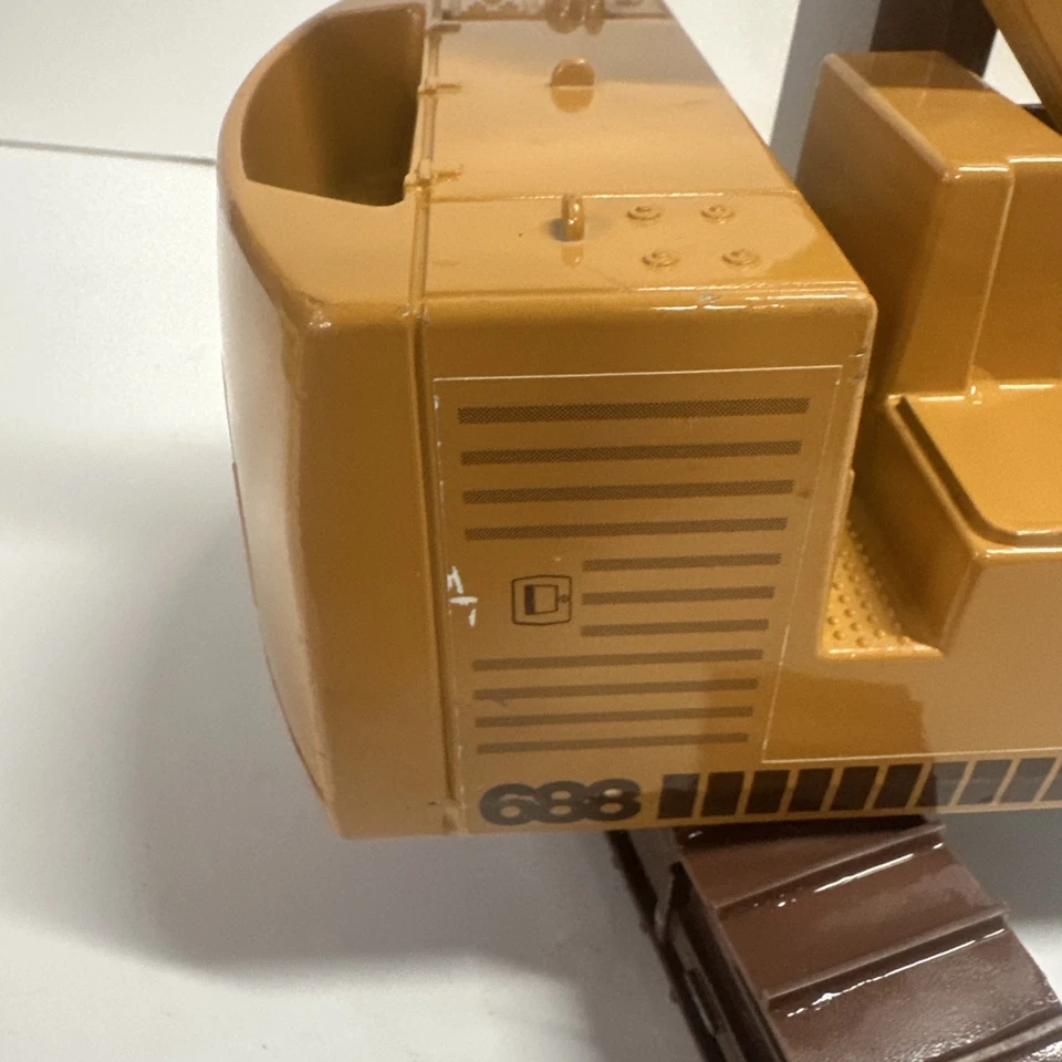 ERTL CASE 1988 "Modelo 688" Excavadora Construcción EE. UU. Juguete 1/16 Completo SU Foto 4 de 4