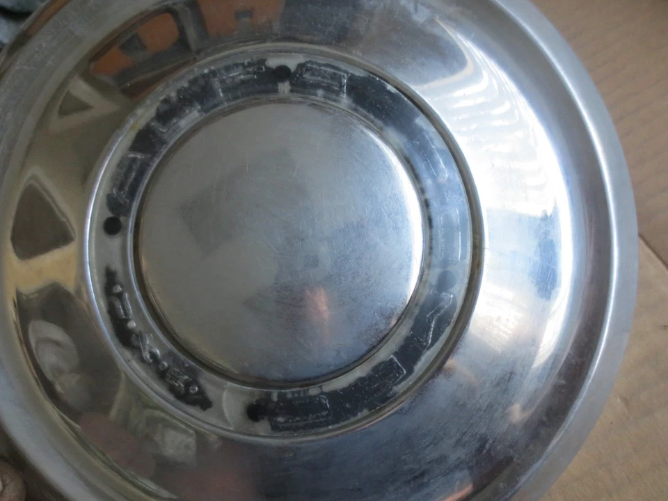 Tapacubos Alfa Romeo llanta tuerca rueda cubierta tapacubos central OEM USADO 9 3/4" VINTAGE Foto 3 de 4