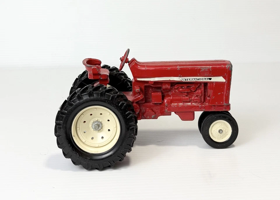 Juego de tractor y vagón vintage ERTL International Harvester escala 1:16 - “0322” Foto 3 de 4
