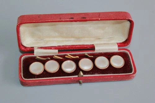 ANTIQUE BOXED SET 6 MOTHER OF PEARL & GILT METAL DRESS STUD BUTTONS