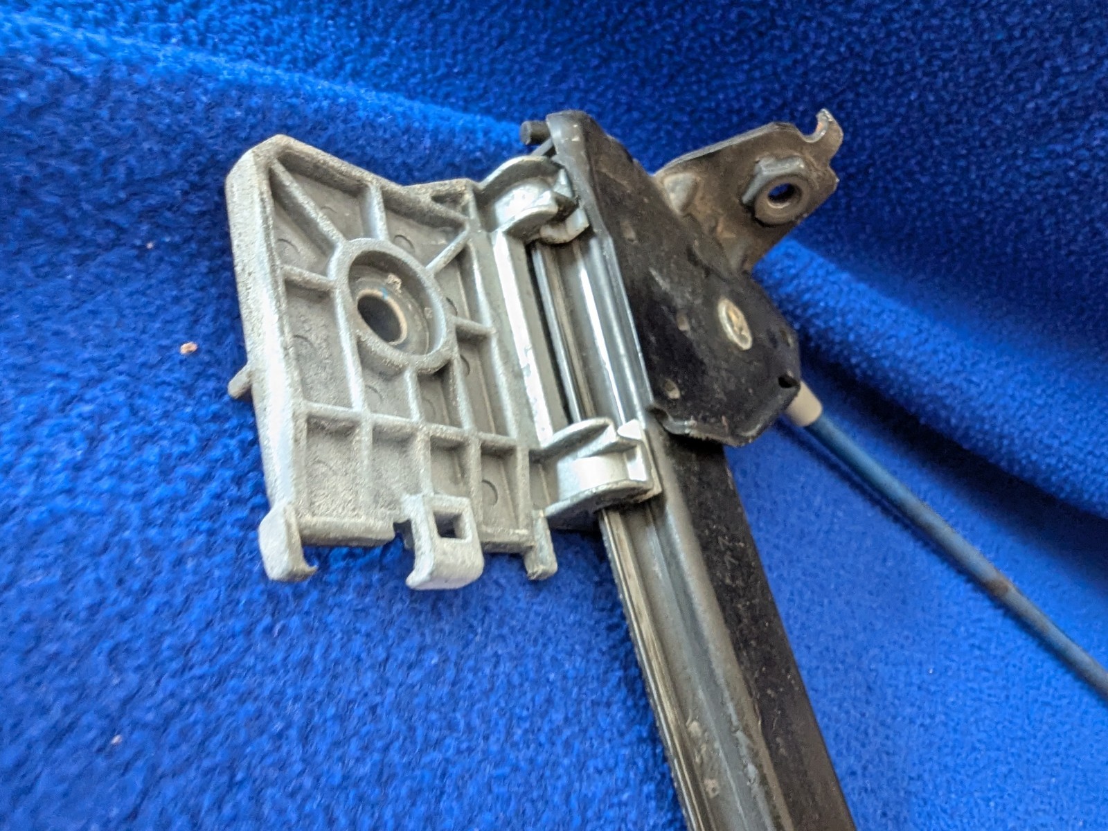 Maserati GranTurismo 2010-2019 Front Left Window regulator