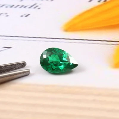 Fine Quality Hydrothermal Colombian Emerald Pear Loose Gemstone Cut 10x5 MM - Image 1 of 4