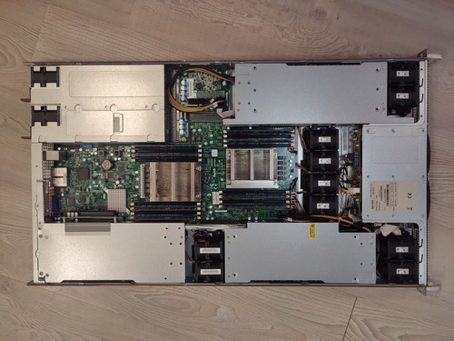 Supermicro SYS-1028GR-TR 2x Tesla k80 2x 1600W 4X 2,5" 1U 3X GPU Rack Server - Zdjęcie 3 z 10