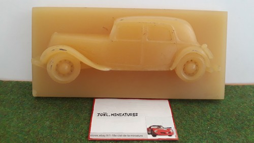 Beau DIORAMA CITROËN TRACTION en relief massif résine ambre, moule ? à peindre ? - Picture 1 of 3