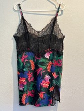 Victorias Secret Womens LARGE Floral Lace Nightie Babydoll