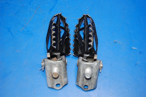 02-12 CRF450R CR250R CRF250R 2006 ESTRIBERAS REPOSAPIÉS BRAZO ESCALONADO 50616-KZ4-J40 - Imagen 14 de 16