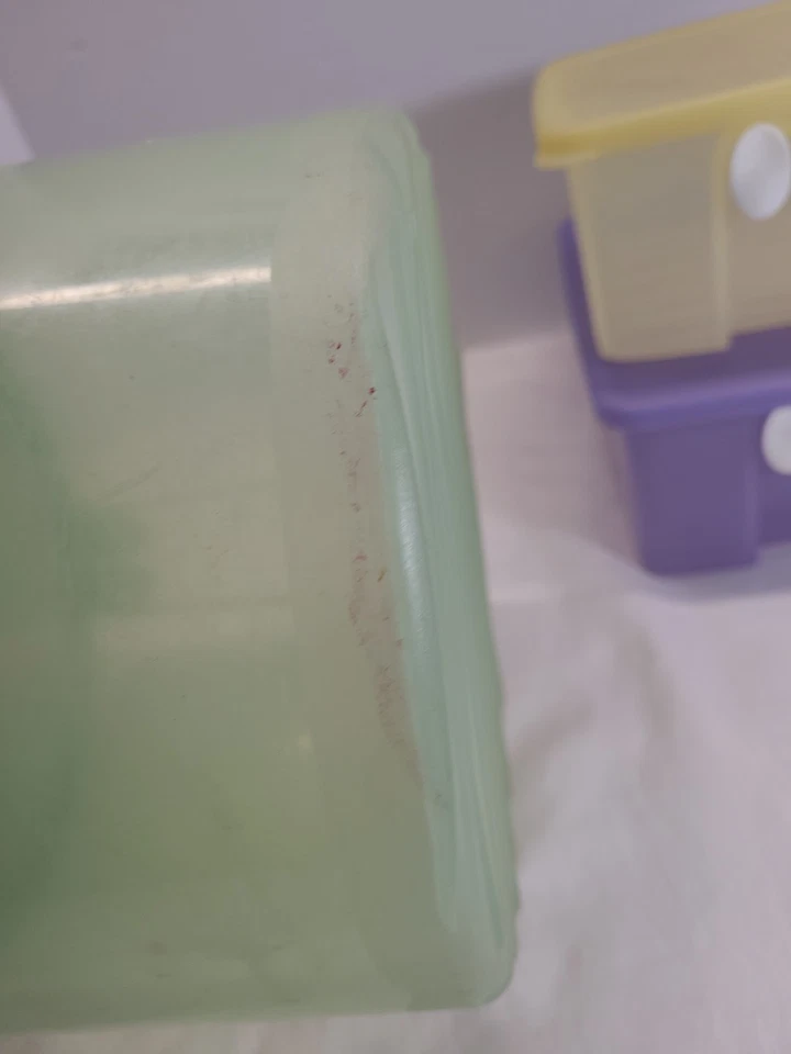 Tupperwear fridgemate set 3998A-2 grren,3993A-3 yellow, 3991A-4 purple set - Image 4 of 4