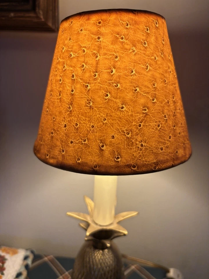 "Mini lámpara de mesa de latón piña de colección base de hierro fundido con pantalla con estampado de avestruz 8,5""" Foto 4 de 4