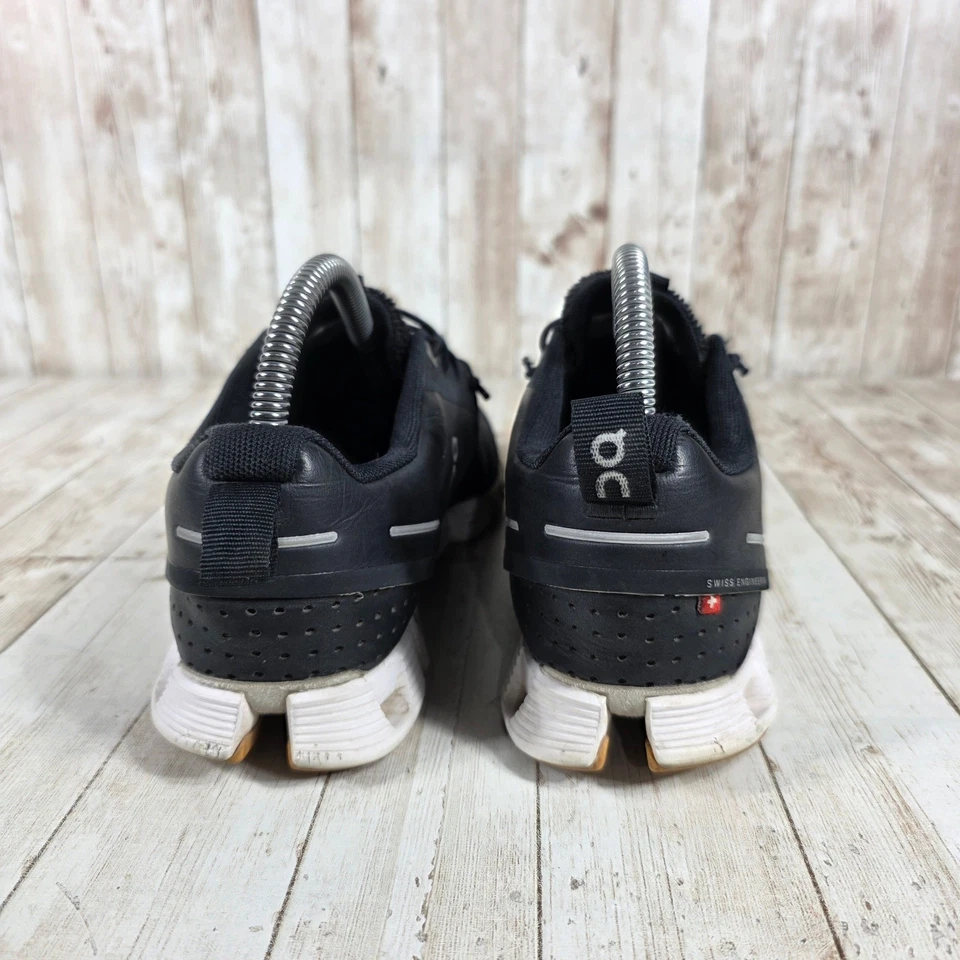 Zapatillas deportivas On Running Cloud Swiss Engineering negras para mujer Foto 3 de 4