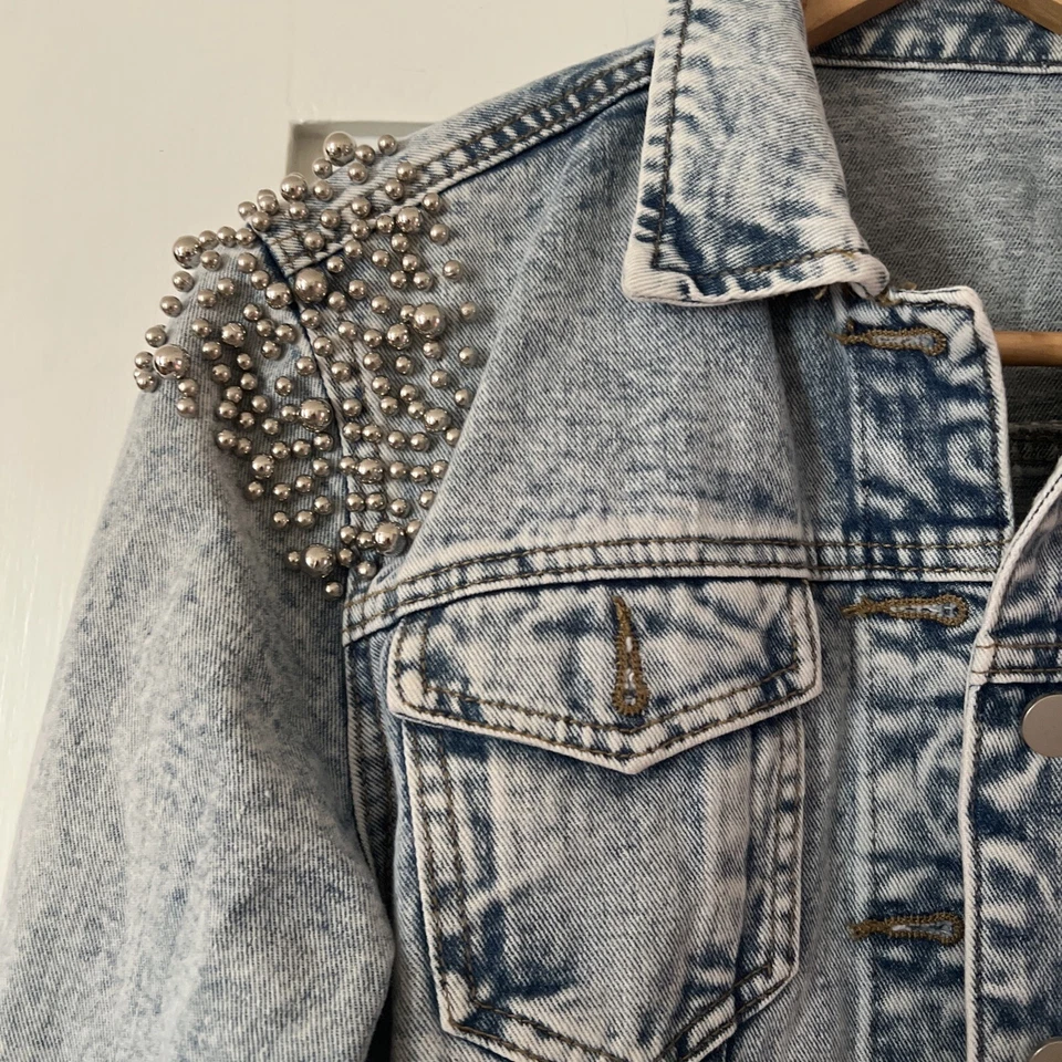 Chaqueta de Jean Años 80 Diseños Joyas Rosa Talla L Embellecida Denim Lavado Ácido Foto 2 de 4