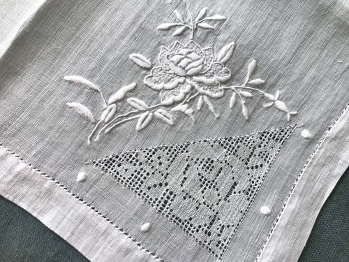 Vintage Pina Serviette Hand Embroidery Pulled Work Floral 33cm / 13”