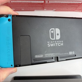 Nintendo Switch Console &ndash; Red & Blue Joy-Cons &ndash; Complete in Box US Model