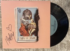 HALSEY SIGNED NOW OR NEVER/EYES CLOSED 7 INCH VINYL SINGLE - BECKETT COA