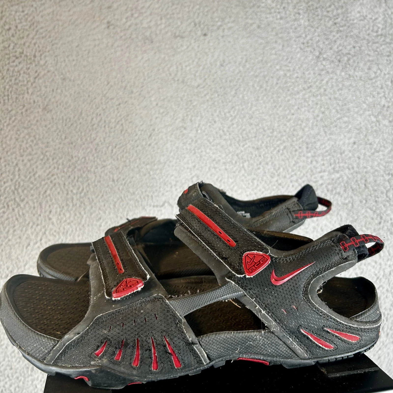 Nike ACG Scarpe Uomo Nero Rosso Sandali Sportivi Taglia 11