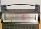 Vtg General Electric GE 7–2810F Solid State AM/FM Portable Radio Tested Works