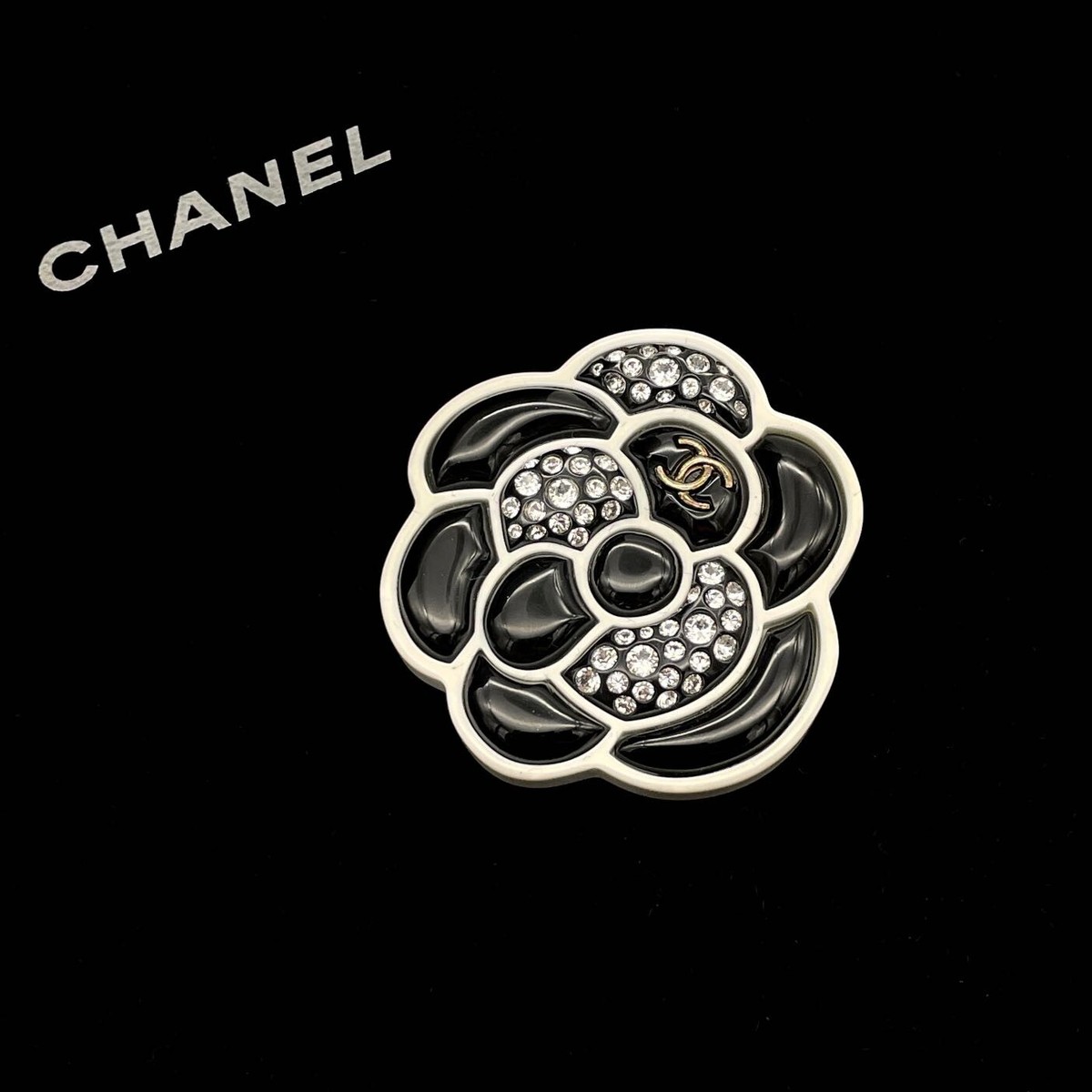 Auth CHANEL Mini Camellia Brooch White Black Floral Style Vintage