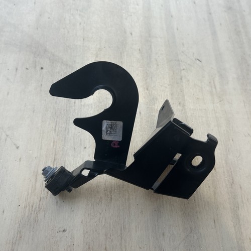 Genuine Mercedes OEM A45 CLA45 radiator cooler bracket right holder A1765200241 - Picture 4 of 13