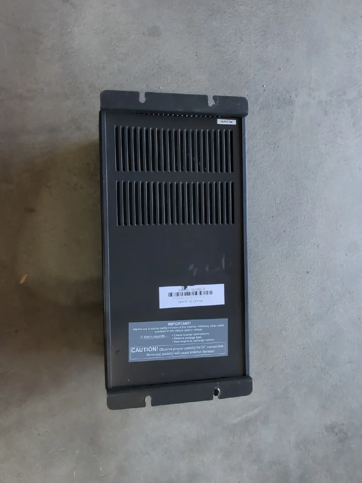Inversor ultra compacto Tripp Lite PV1000HF 1000W 12V CC AC 120V 4 salidas Foto 3 de 4