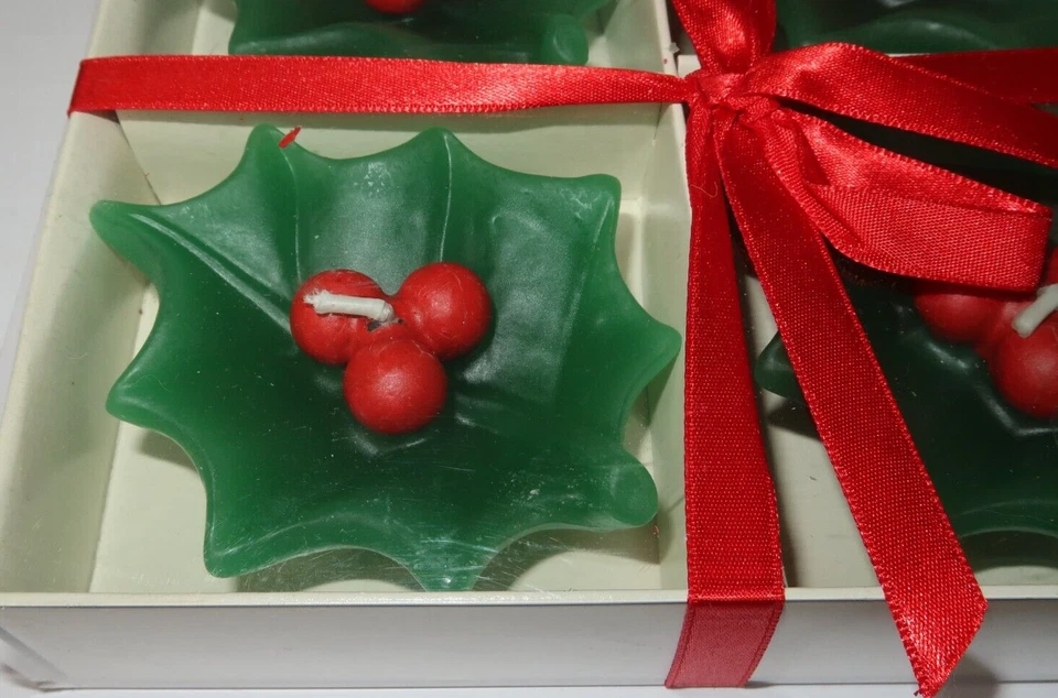 Juego en caja de 4 velas votivas flotantes navideñas acebo y bayas de Navidad ETIQUETA '99 Foto 3 de 4