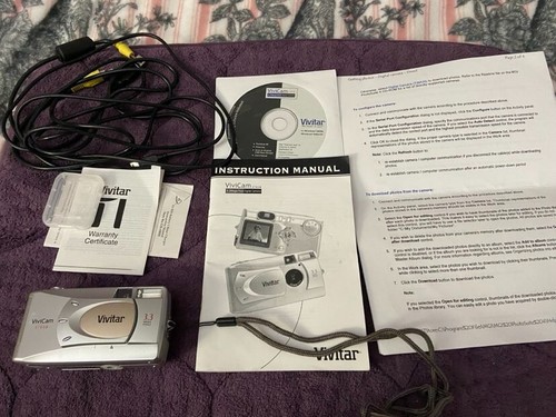 VIVITAR VIVICAM 3705B 3.3 MEGA PIXEL DIGITAL CAMERA - Picture 1 of 4