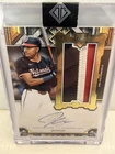 JAMES WOOD RC 2025 Topps Transcendent Rookie Showcase Patch Auto /25 Encased ￼