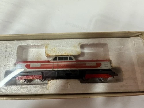 Modellbahn Spur N Diesellok  Piko 4106
